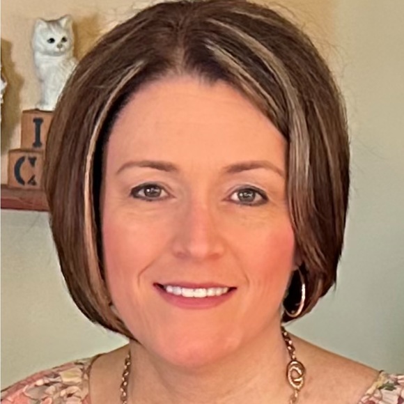 Meet your Posher, Debbie - Picture 2 of 2